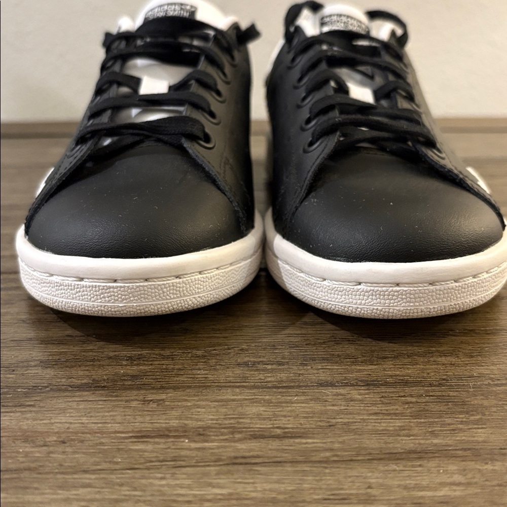 EUC [Adidas] Originals Stan Smith J 'Black/White Low-Top Sneakers Youth Kids 3.5 - Picture 11 of 15